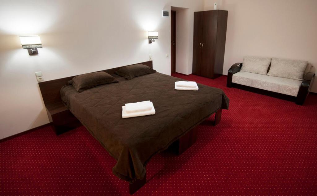Hotel 12 Κχαρκίβ Δωμάτιο φωτογραφία